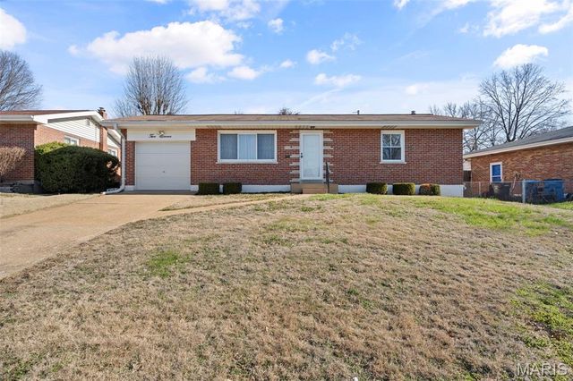 211 Southampton Drive, St Louis, MO 63125