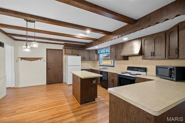 211 Southampton Drive, St Louis, MO 63125