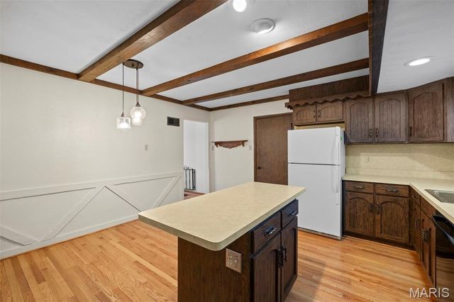 211 Southampton Drive, St Louis, MO 63125