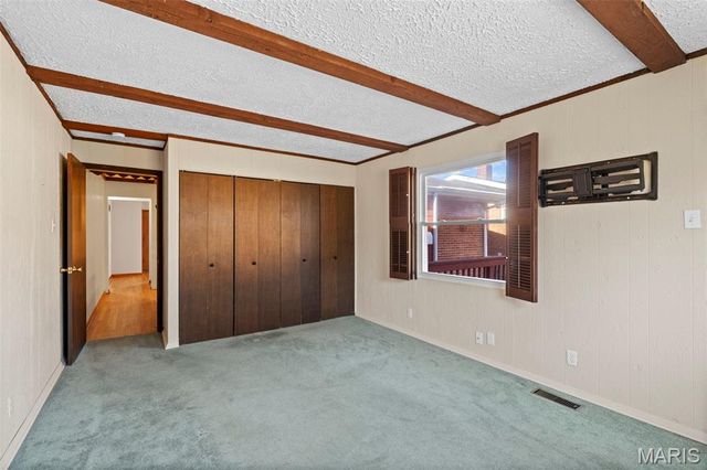 211 Southampton Drive, St Louis, MO 63125