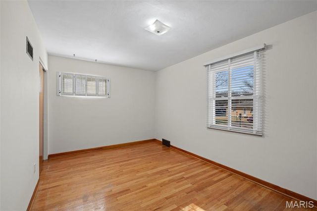 211 Southampton Drive, St Louis, MO 63125