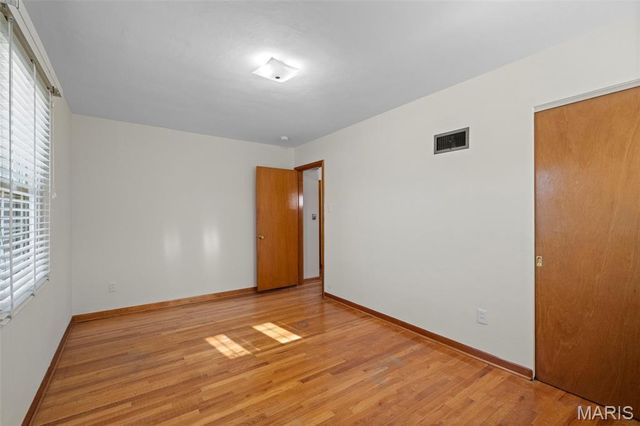 211 Southampton Drive, St Louis, MO 63125