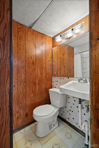 211 Southampton Drive, St Louis, MO 63125