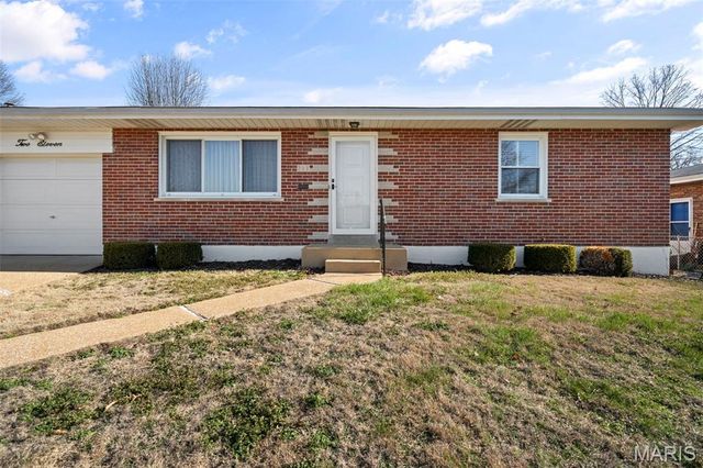 211 Southampton Drive, St Louis, MO 63125