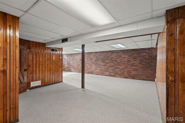 211 Southampton Drive, St Louis, MO 63125