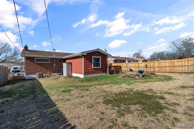 211 Southampton Drive, St Louis, MO 63125