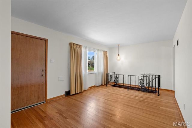 211 Southampton Drive, St Louis, MO 63125