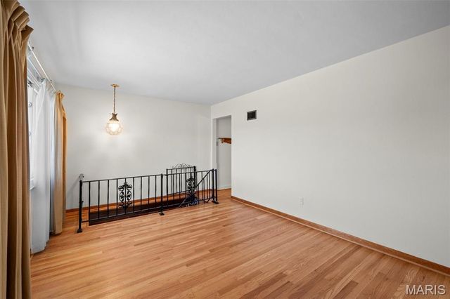 211 Southampton Drive, St Louis, MO 63125