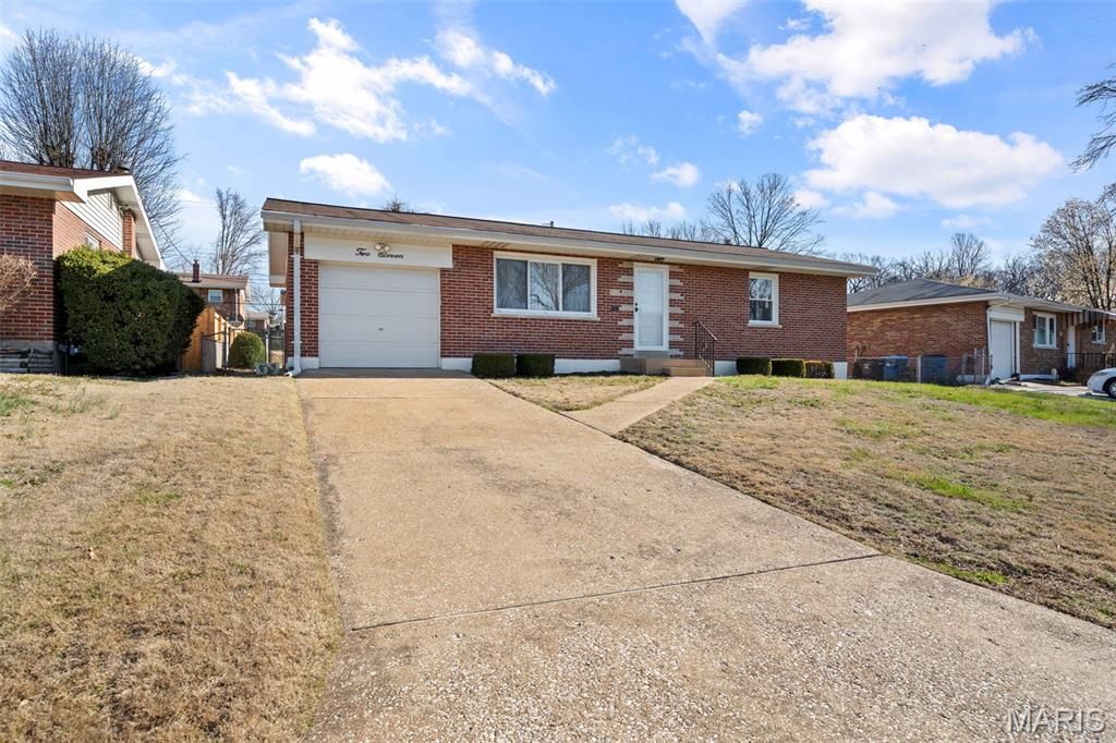 211 Southampton Drive, St Louis, MO 63125