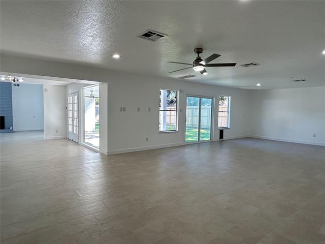 11923 Riverview Drive, Houston, TX 77077