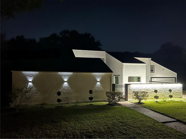 11923 Riverview Drive, Houston, TX 77077