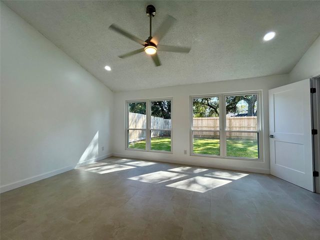 11923 Riverview Drive, Houston, TX 77077