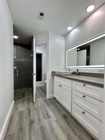 11923 Riverview Drive, Houston, TX 77077