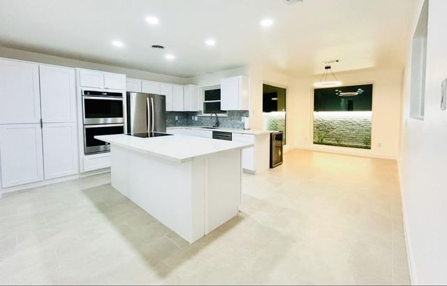 11923 Riverview Drive, Houston, TX 77077