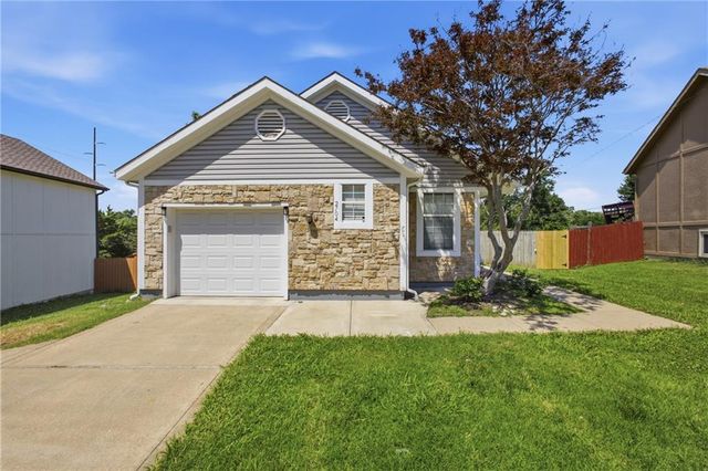 2704 S 46th Street, Kansas City, KS 66106