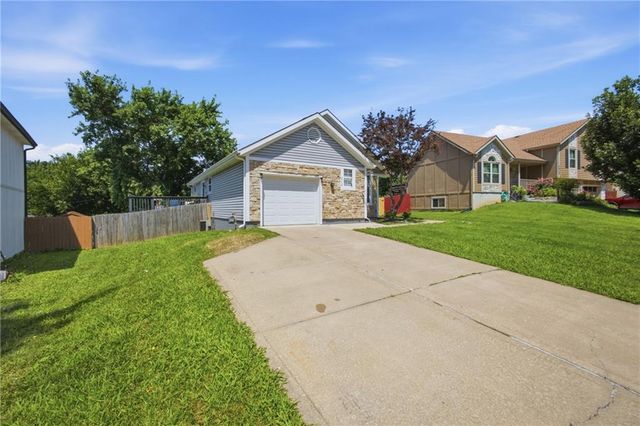 2704 S 46th Street, Kansas City, KS 66106