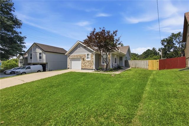 2704 S 46th Street, Kansas City, KS 66106