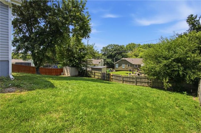 2704 S 46th Street, Kansas City, KS 66106