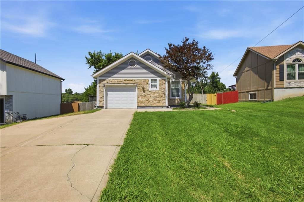 2704 S 46th Street, Kansas City, KS 66106