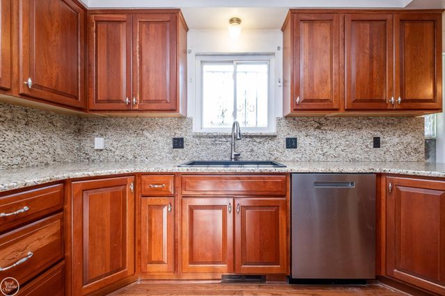 26670 Potomac Court, Center Line, MI 48015