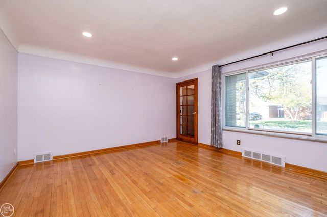 26670 Potomac Court, Center Line, MI 48015
