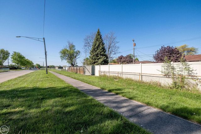 26670 Potomac Court, Center Line, MI 48015