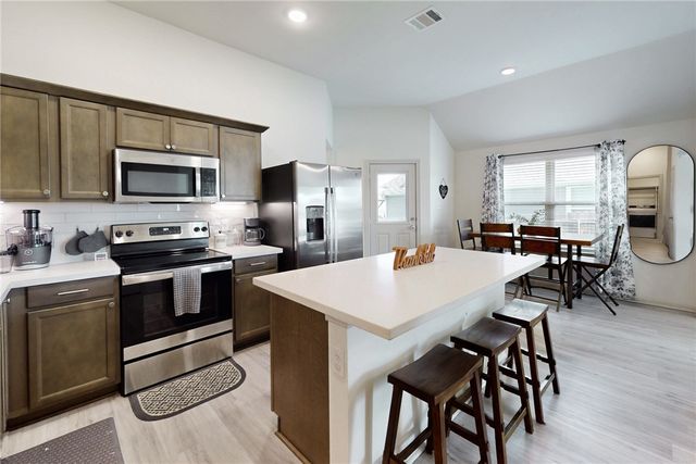 2846 Messenger Way, Bryan, TX 77803