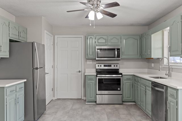 7701 Diamondhead Drive, Ooltewah, TN 37363