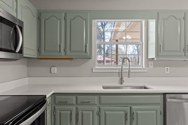 7701 Diamondhead Drive, Ooltewah, TN 37363