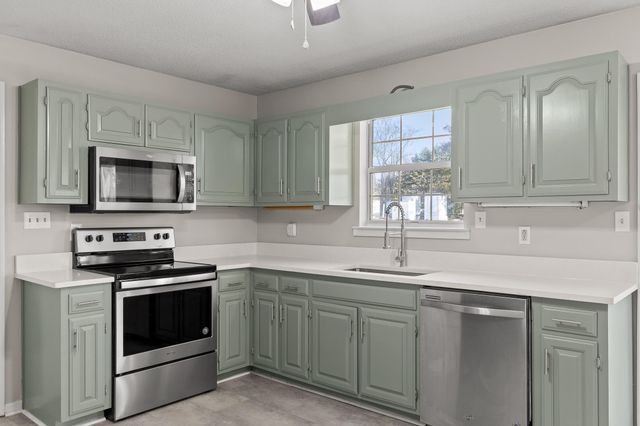 7701 Diamondhead Drive, Ooltewah, TN 37363