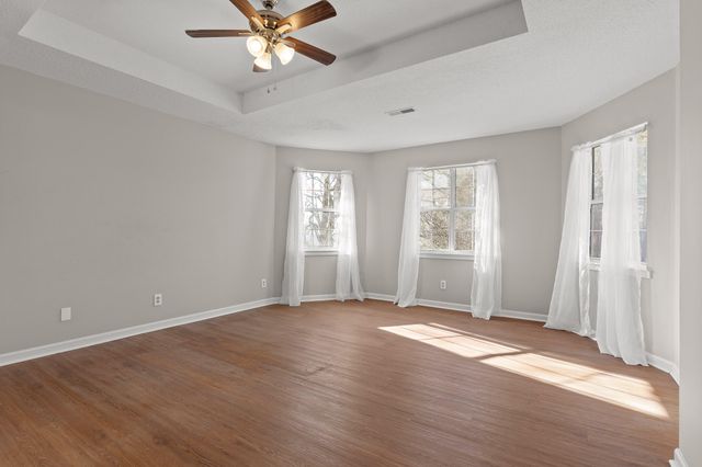 7701 Diamondhead Drive, Ooltewah, TN 37363