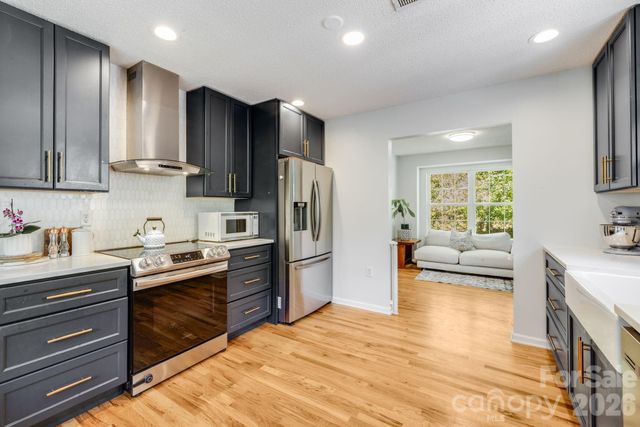 747 Osborne Road, Clyde, NC 28721