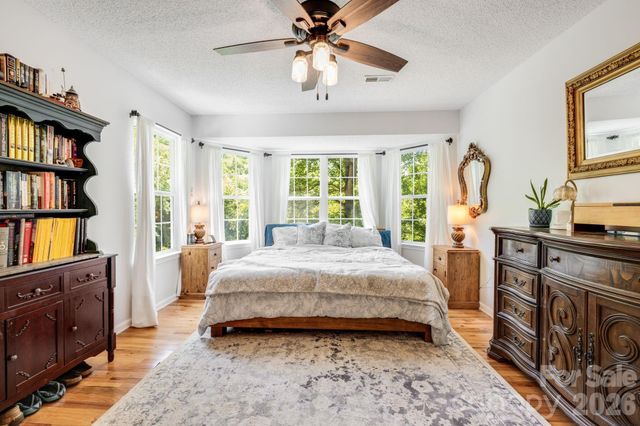 747 Osborne Road, Clyde, NC 28721