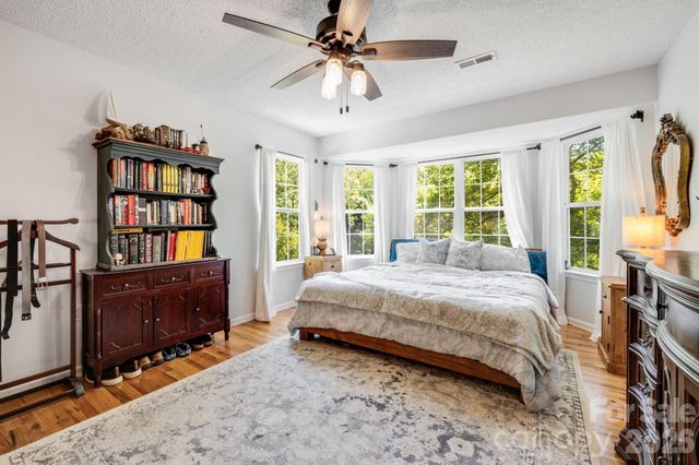 747 Osborne Road, Clyde, NC 28721