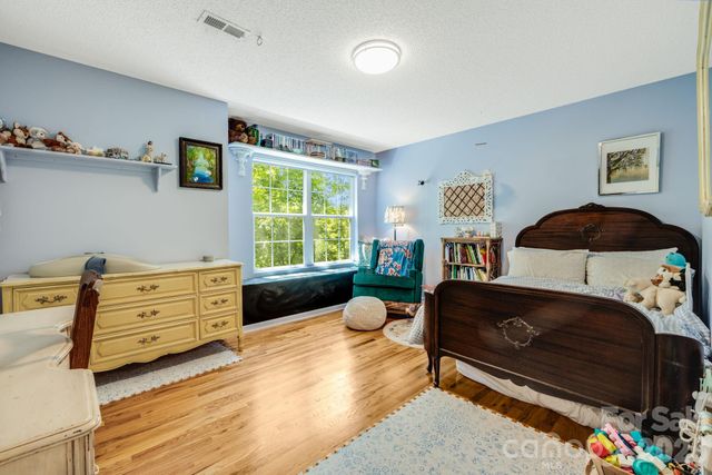 747 Osborne Road, Clyde, NC 28721