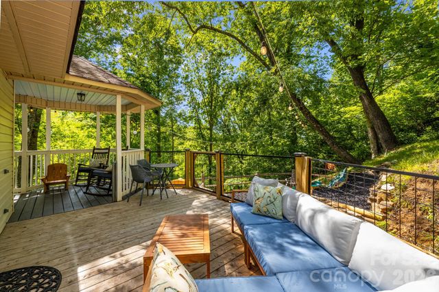747 Osborne Road, Clyde, NC 28721