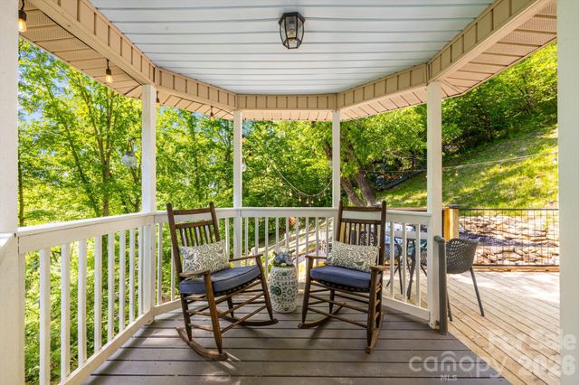747 Osborne Road, Clyde, NC 28721