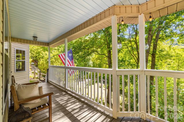 747 Osborne Road, Clyde, NC 28721