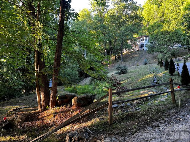747 Osborne Road, Clyde, NC 28721