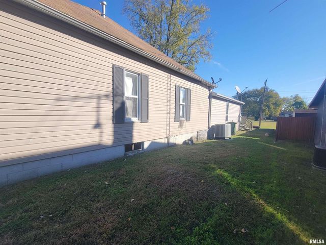 208 N WASHINGTON Street, Hurst, IL 62949