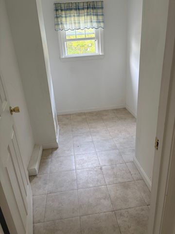 4 Westview Ave, Millbury, MA 01527