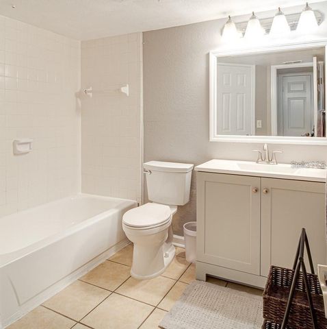 415 LAKEPOINTE DRIVE 202, Altamonte Springs, FL 32701