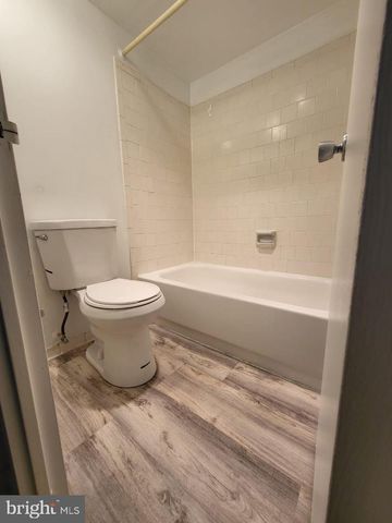 3100 S Manchester St Apt 909, Falls Church, VA 22044