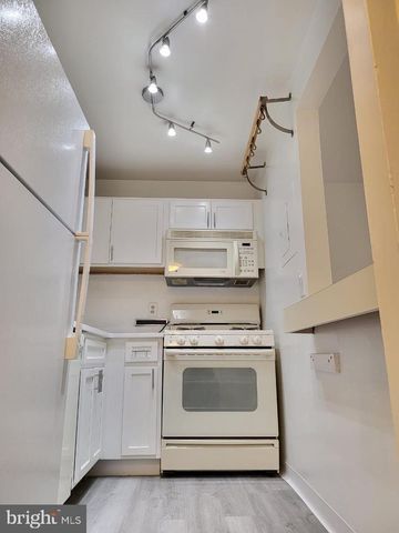 3100 S Manchester St Apt 909, Falls Church, VA 22044