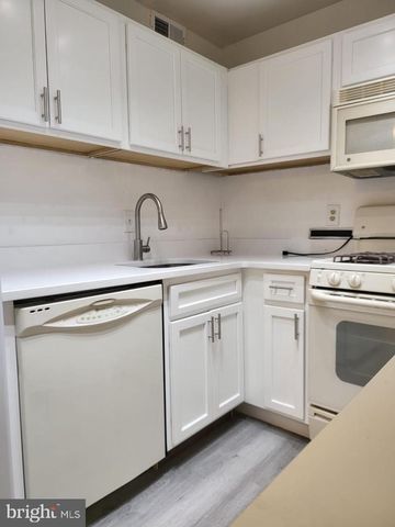 3100 S Manchester St Apt 909, Falls Church, VA 22044