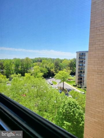 3100 S Manchester St Apt 909, Falls Church, VA 22044