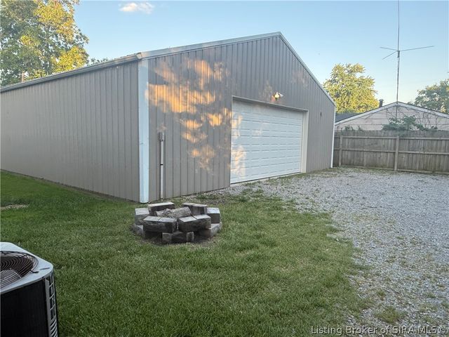 215 Miller Avenue, Sellersburg, IN 47172