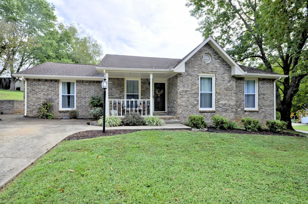 141 S RICHVIEW RD, Clarksville, TN 37043