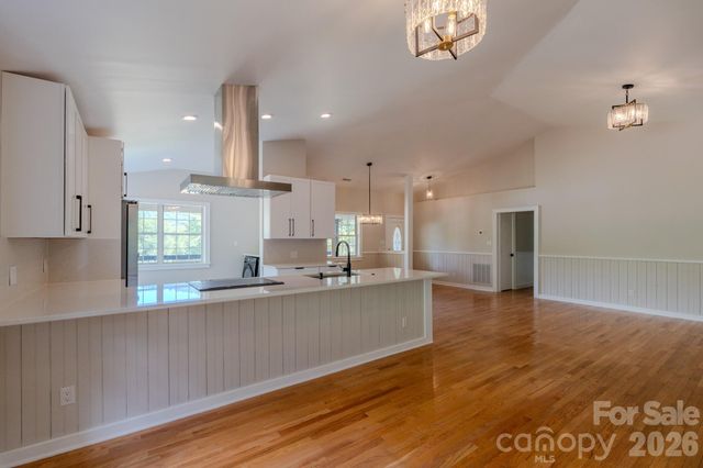 540 Old Haw Creek Road, Asheville, NC 28805