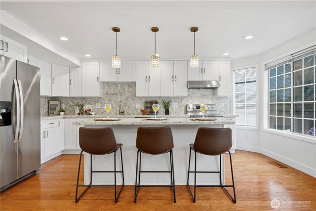 3505 168th Avenue NE, Bellevue, WA 98008